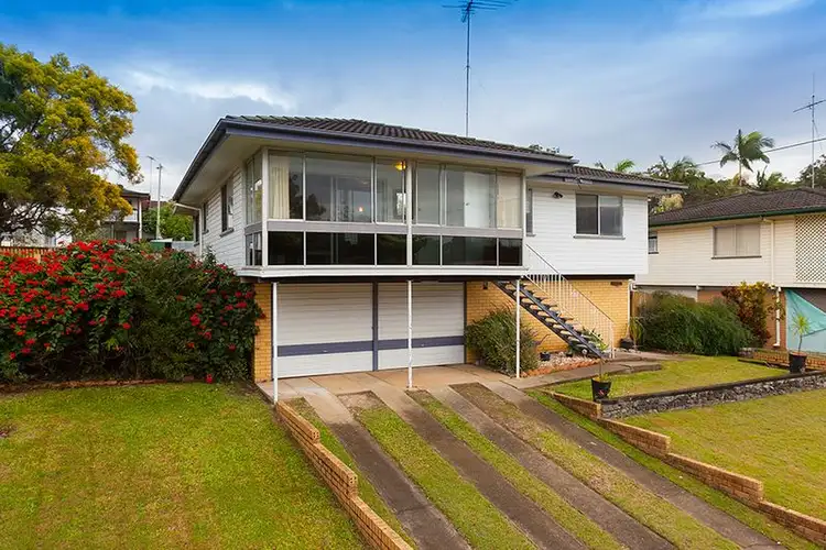 70 Valentia Street, Mansfield QLD 4122