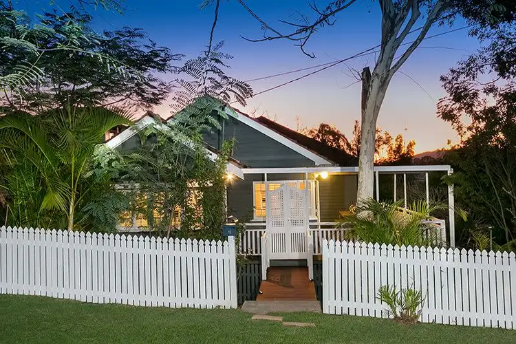 9 Lily Avenue, Yeronga QLD 4104