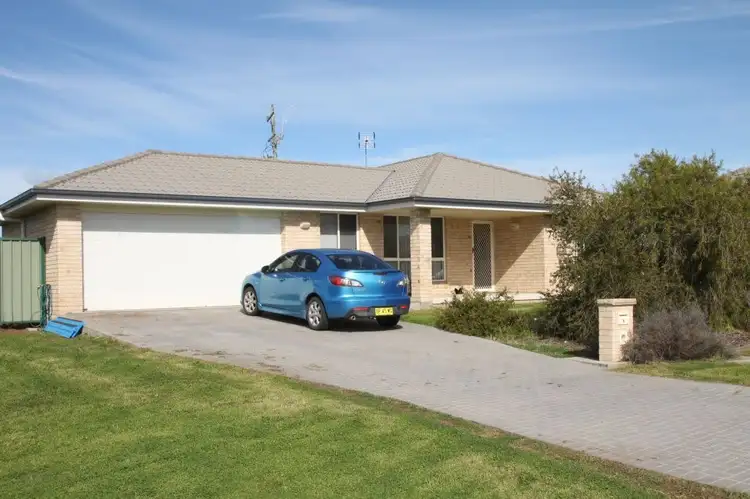 6 Peter Coote Street, Quirindi NSW 2343