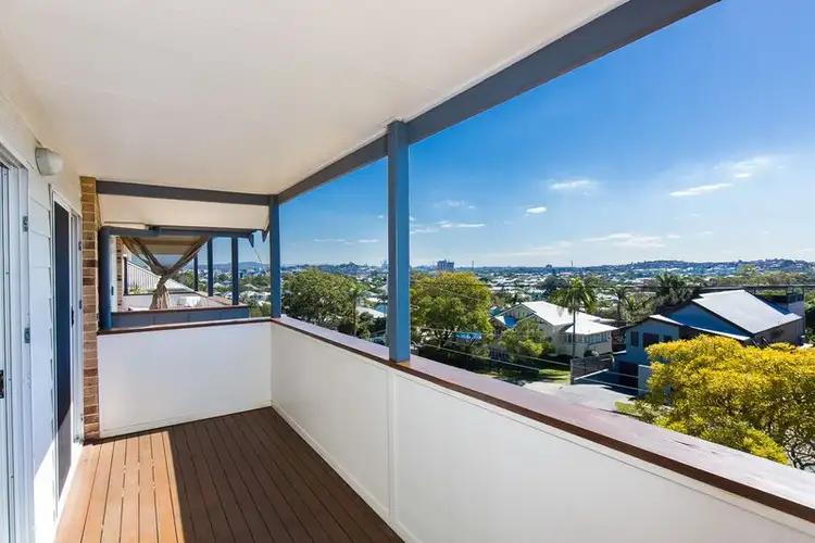 1/72 Miles Street, Hawthorne QLD 4171