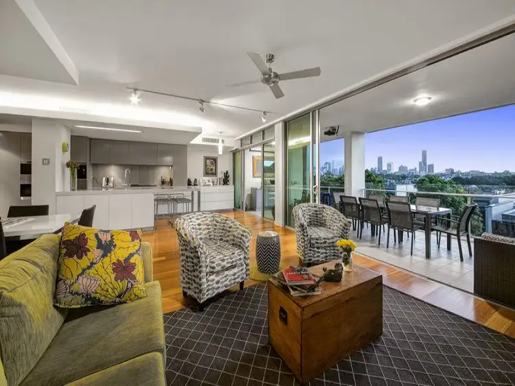 222/90 Wynnum Road, Norman Park QLD 4170