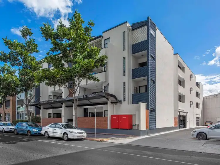 17/120 Commercial Road, Teneriffe QLD 4005