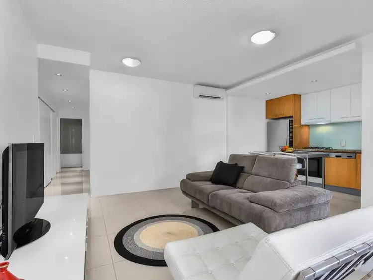 Third view of Homely apartment listing, 20/8 Macquarie Street, Teneriffe QLD 4005
