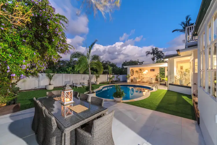 31 Tambourah Drive, Benowa QLD 4217