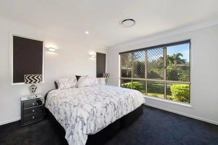 Sixth view of Homely house listing, 2 Silky Oak Crescent, Carindale QLD 4152