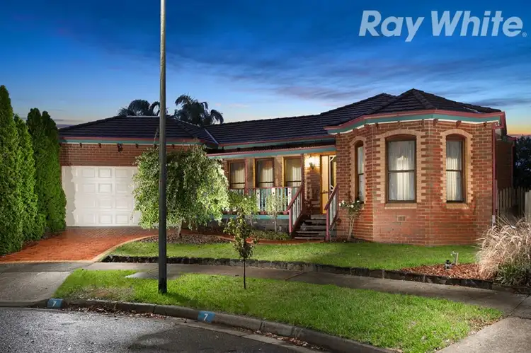 7 Nevern Court, Mill Park VIC 3082