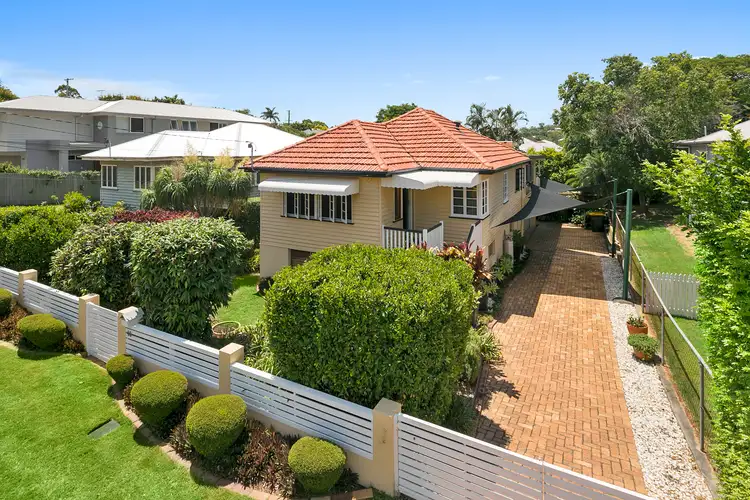 42 Camboor Street, Camp Hill QLD 4152