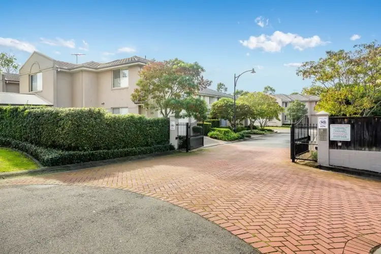 18/11 Harrington Avenue, Castle Hill NSW 2154
