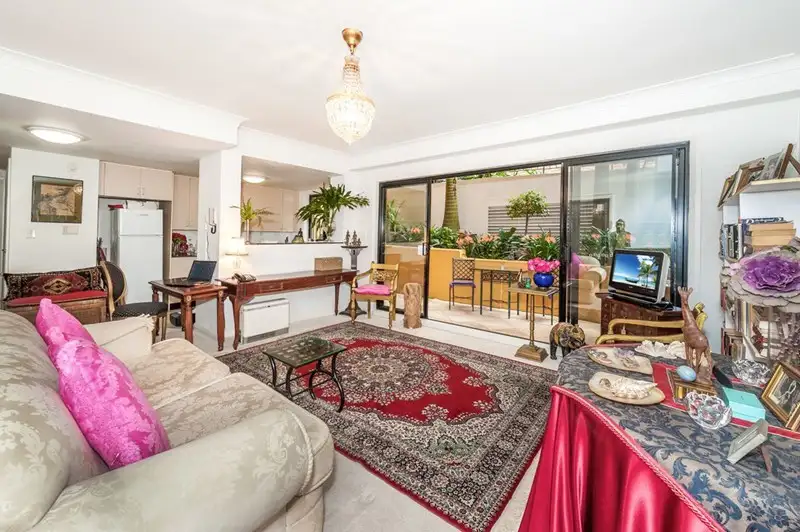Main view of Homely apartment listing, 2/37 Roslyn Gardens, Elizabeth Bay NSW 2011