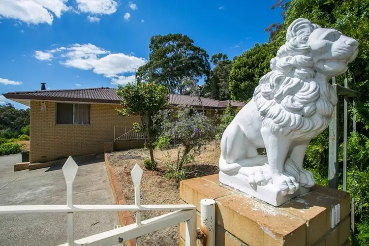 111 Welshpool Rd East, Lesmurdie WA 6076