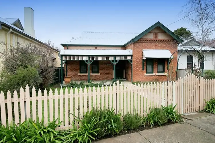 66 The Esplanade, Wagga Wagga NSW 2650