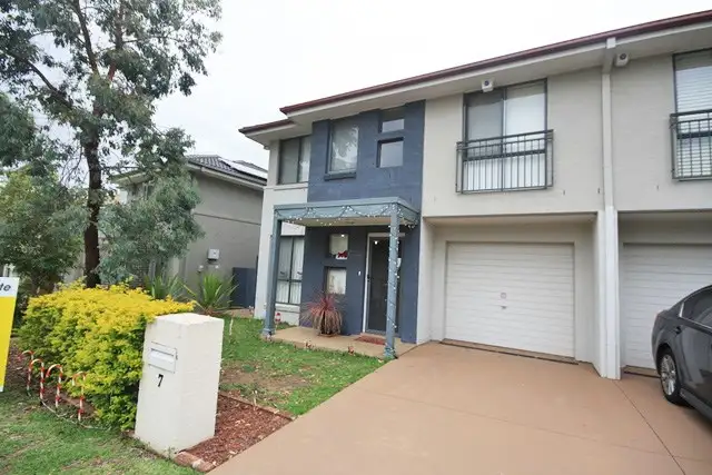 7 Northampton Drive, Glenfield NSW 2167