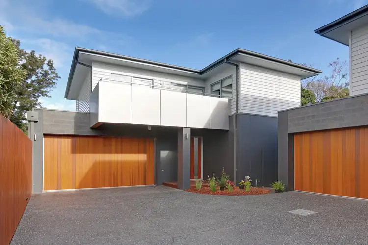 2/33 Strachans Road, Mornington VIC 3931