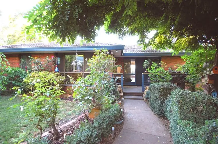 2 Charteris Road, Wandin East VIC 3139