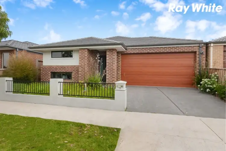 16 Armidale Drive, Pakenham VIC 3810