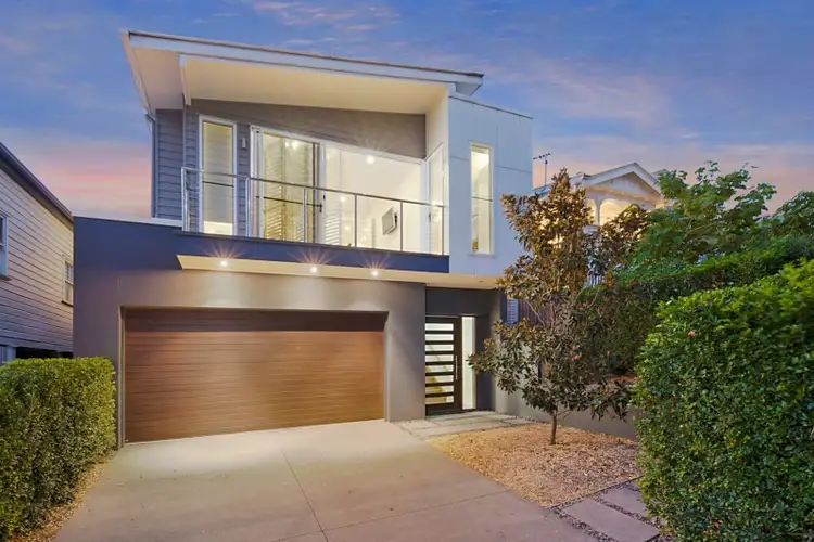 42 Moreton Street, Norman Park QLD 4170