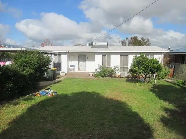 8 George Street, Kojonup WA 6395