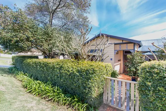 11 Kenibea Avenue, Kahibah NSW 2290