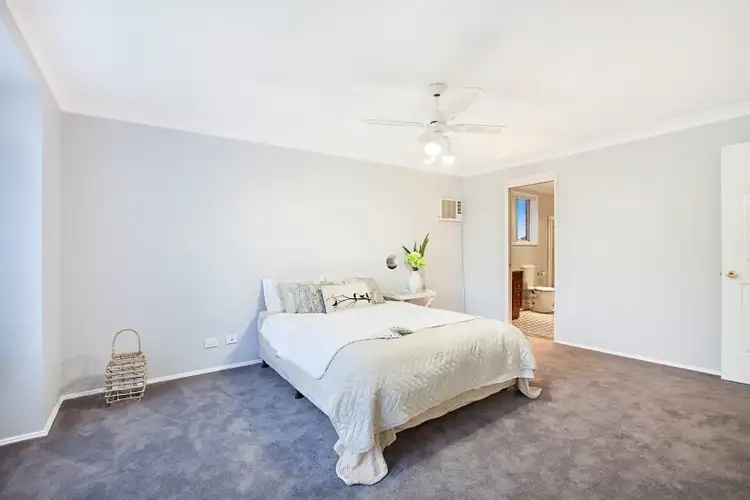 13 Macintyre Street, Bateau Bay NSW 2261