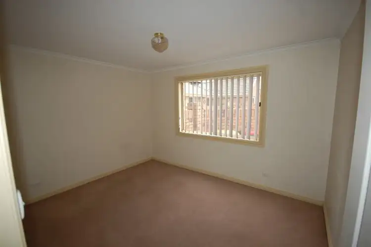 Sixth view of Homely unit listing, 2/10-12 Bonegilla Road, Griffith NSW 2680