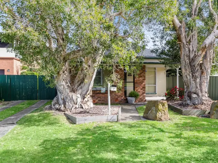 8 Gladstone Street, Bellambi NSW 2518