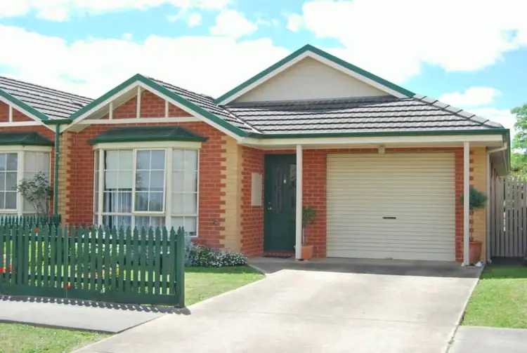 24 Lauderdale Avenue, Alfredton VIC 3350