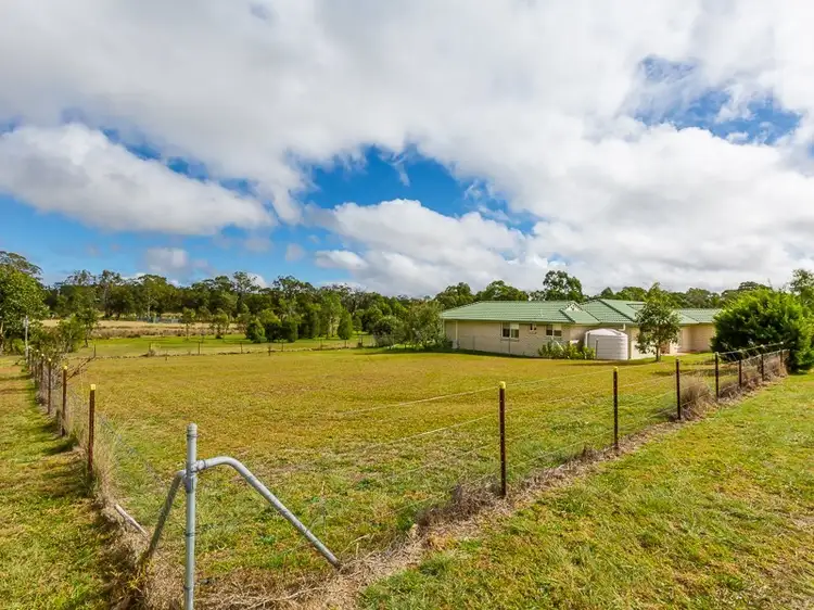 17 Parkland Drive, Crows Nest QLD 4355