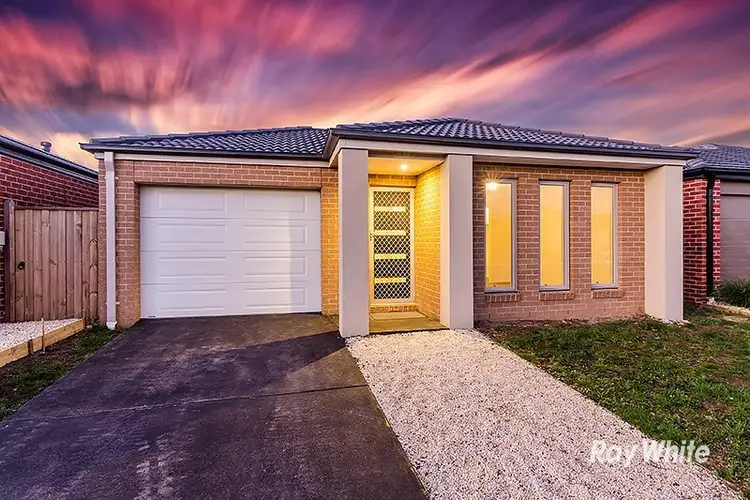 9 Queensberry Street, Cranbourne West VIC 3977