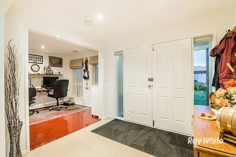 Sixth view of Homely house listing, 18 Kingsbarn Court, Cranbourne VIC 3977