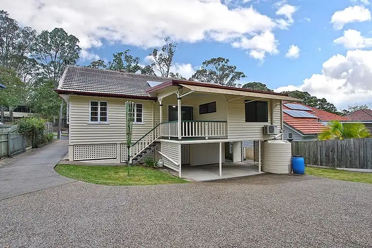 130 Holland Road, Holland Park QLD 4121