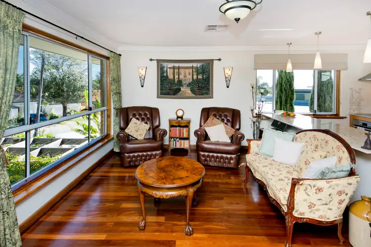 6 Walney Avenue, Dianella WA 6059