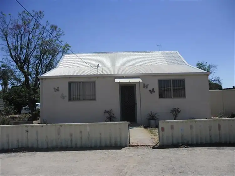 6 Niven Cresent, Carnamah WA 6517