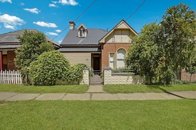 223 Cowper Street, Goulburn NSW 2580