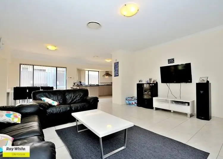 5 Manila Way, Aveley WA 6069