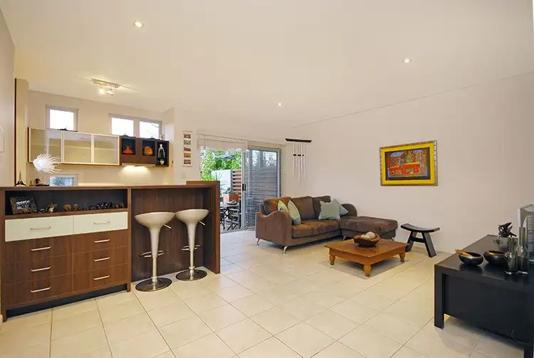 2/57 Shakespeare Street, Coorparoo QLD 4151