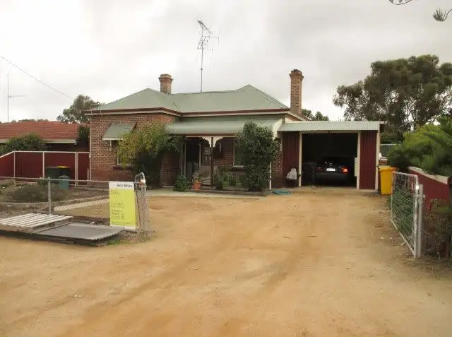 10 Beach Street, Katanning WA 6317