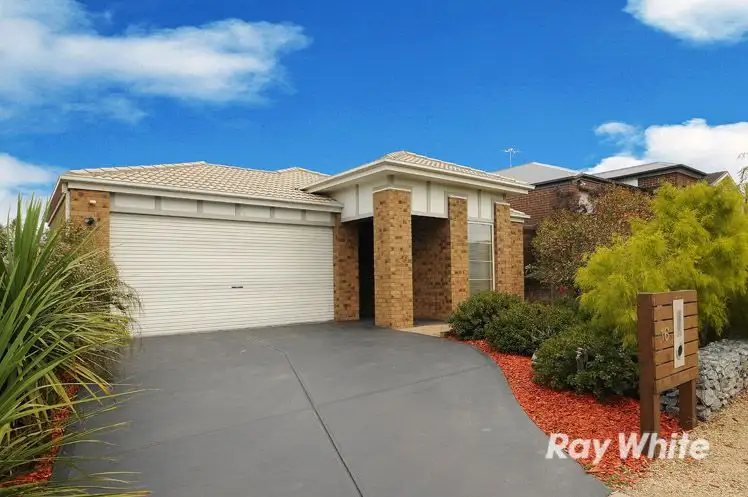 16 Flora Park Way, Carrum Downs VIC 3201