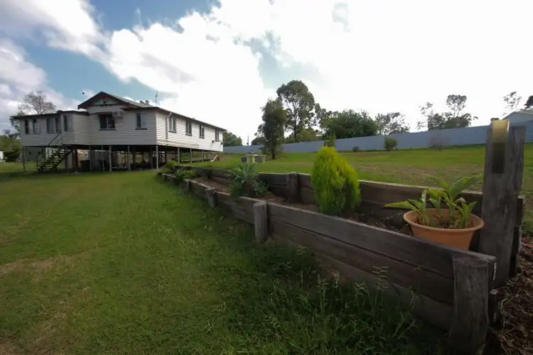 16 Airport Road, Monto QLD 4630