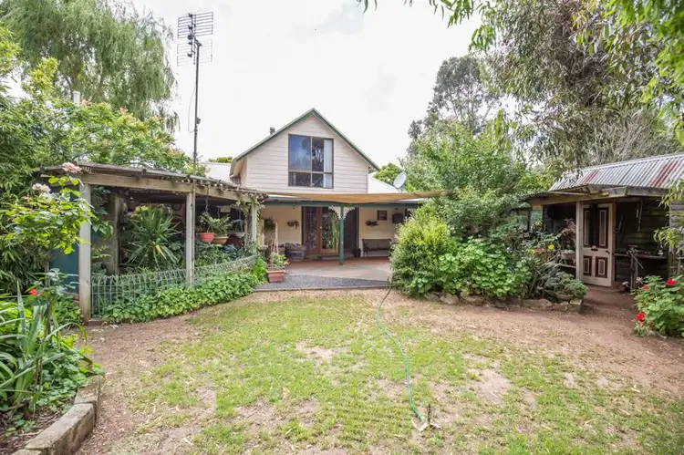 - Wanwin Road, Mumbannar VIC 3304