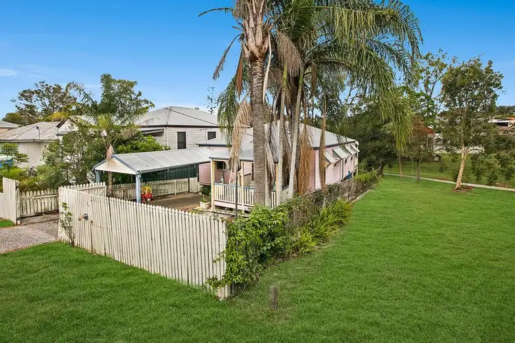 18 Laura Street, Tarragindi QLD 4121