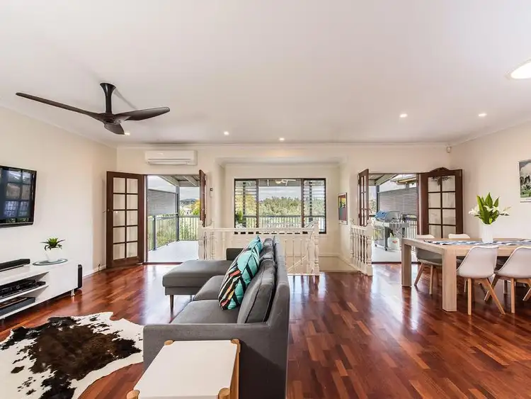 13 Parooba Avenue, Camp Hill QLD 4152