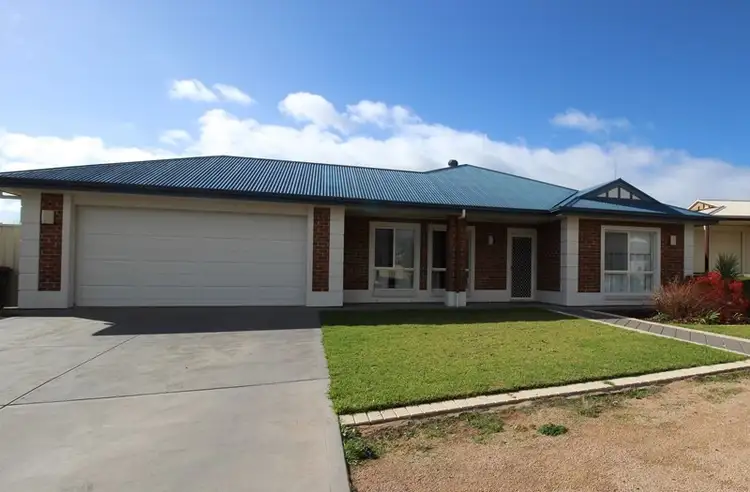 18 Mary Starr Drive, Waikerie SA 5330
