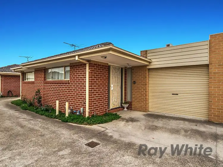 2/1 Station Avenue, St Albans VIC 3021