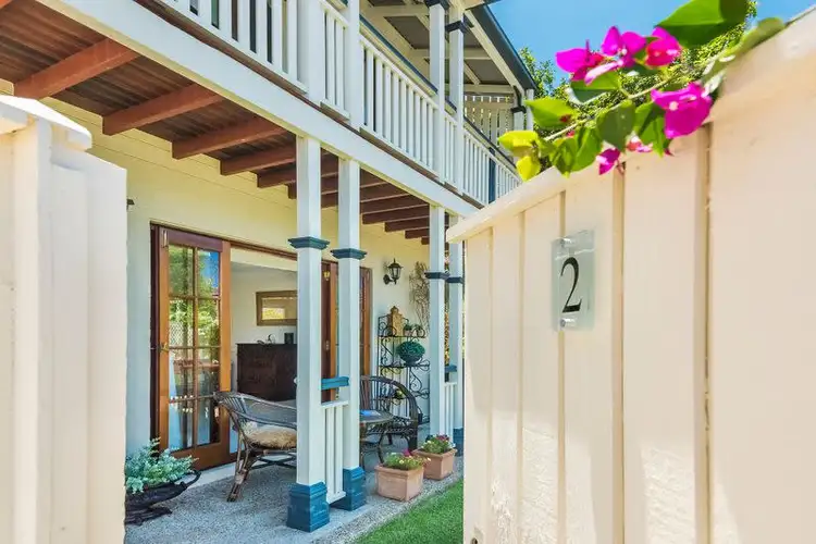 2/48 Winchester Street, Hamilton QLD 4007