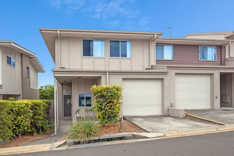 29/2 Sangster Crescent, Pacific Pines QLD 4211