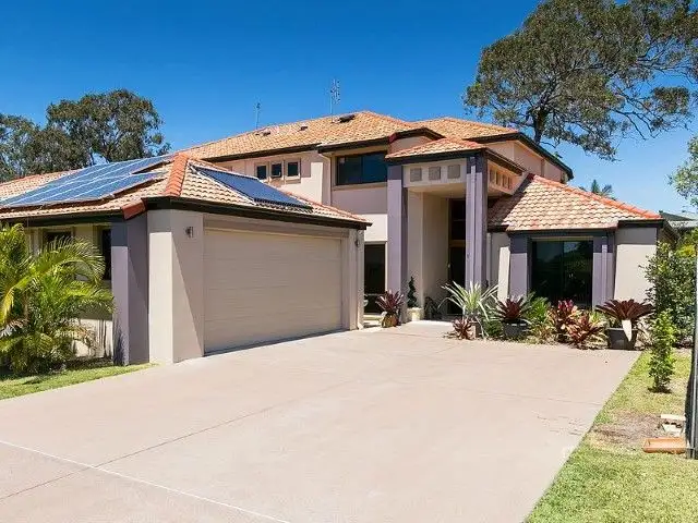 17/2 Barnstaple Street, Torquay QLD 4655