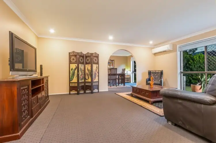 27 Winthrop Street, Wishart QLD 4122