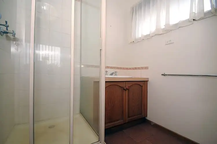 Fifth view of Homely house listing, 3 Rowellyn Avenue, Carrum Downs VIC 3201