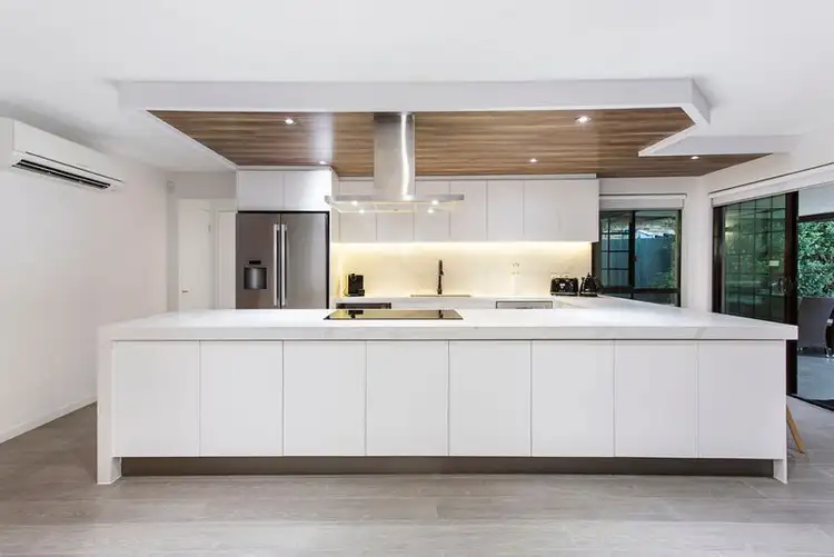 9 Kenilworth Place, Carindale QLD 4152