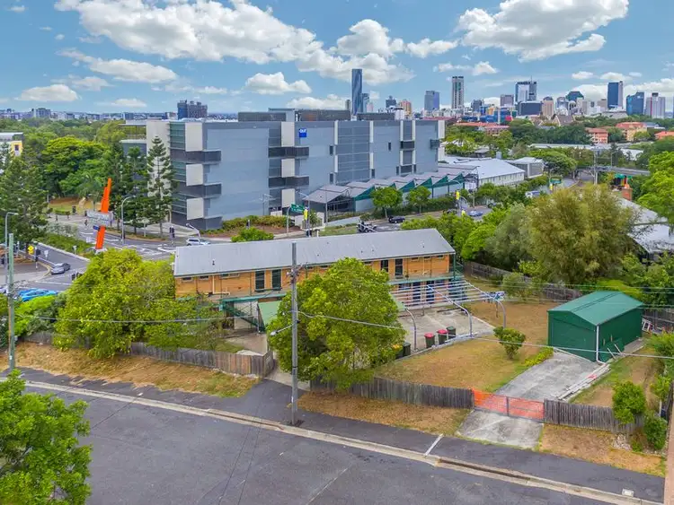 Third view of Homely block of units listing, 34 Lower Clifton Terrace, Red Hill QLD 4059